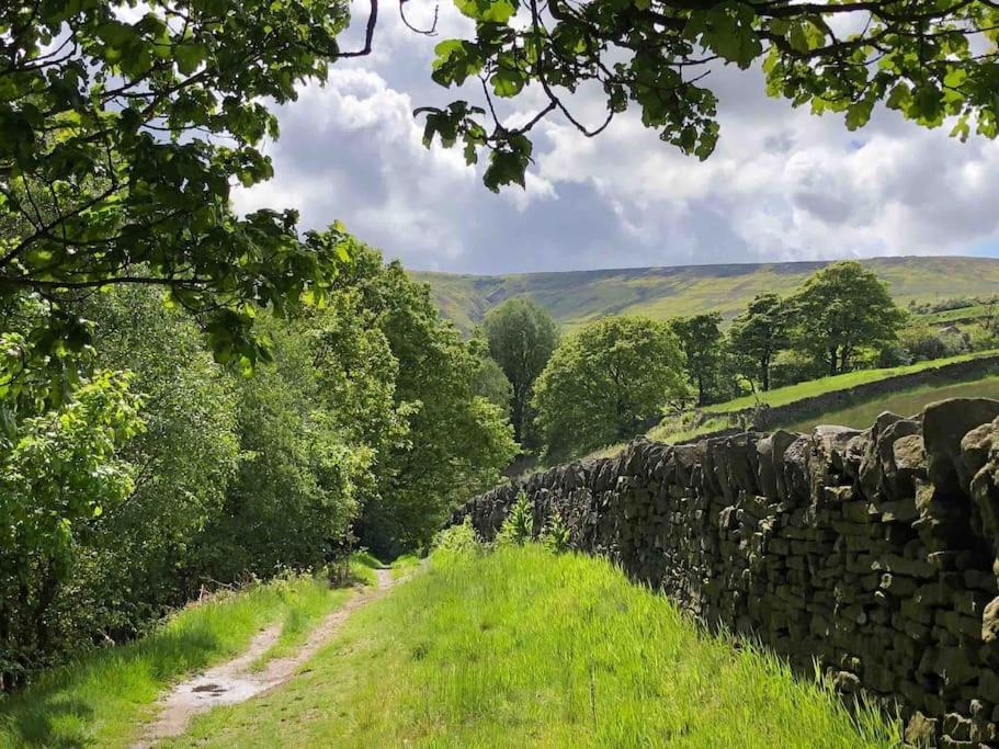 Malkin Wood Studio - 15 Min Walk To Holmfirth Centre Luaran gambar